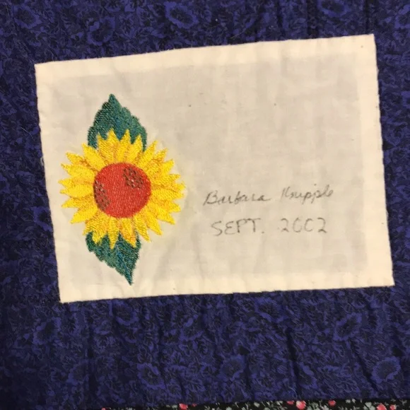 Mini quilt 24”x24” for table or wall. Handmade & high quality blue & multicolor - Picture 8 of 8